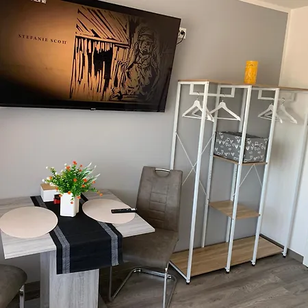 -Fewo Benz- Exklusive Ferienwohnung Im Stadtzentrum Von Wittenberge Modernes Ambiente, 3 Einzelzimmer Fuer Bis Zu 6 Gaeste - Voll Ausgestattet Mit Waipu-Tv Und High-Speed-Wlan Bettwaesche Und Handtuecher Inklusive! Buitenkant foto