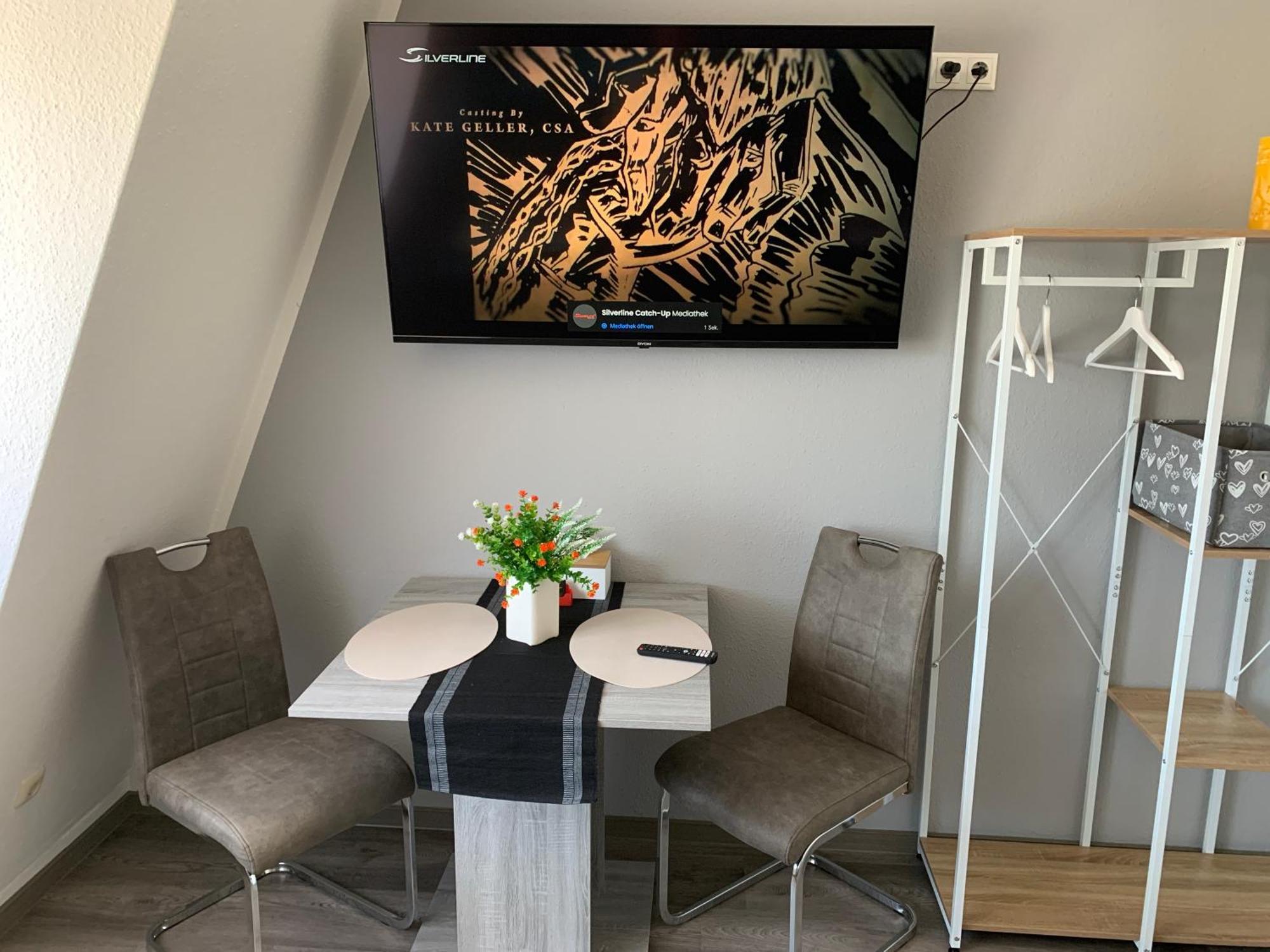 -fewo Benz- Exklusive Im Stadtzentrum Von Modernes Ambiente, 3 Einzelzimmer Fuer Bis Zu 6 Gaeste - Voll Ausgestattet Mit Waipu-tv Und High-speed-wlan Bettwaesche Und Handtuecher Inklusive! * Wittenberge