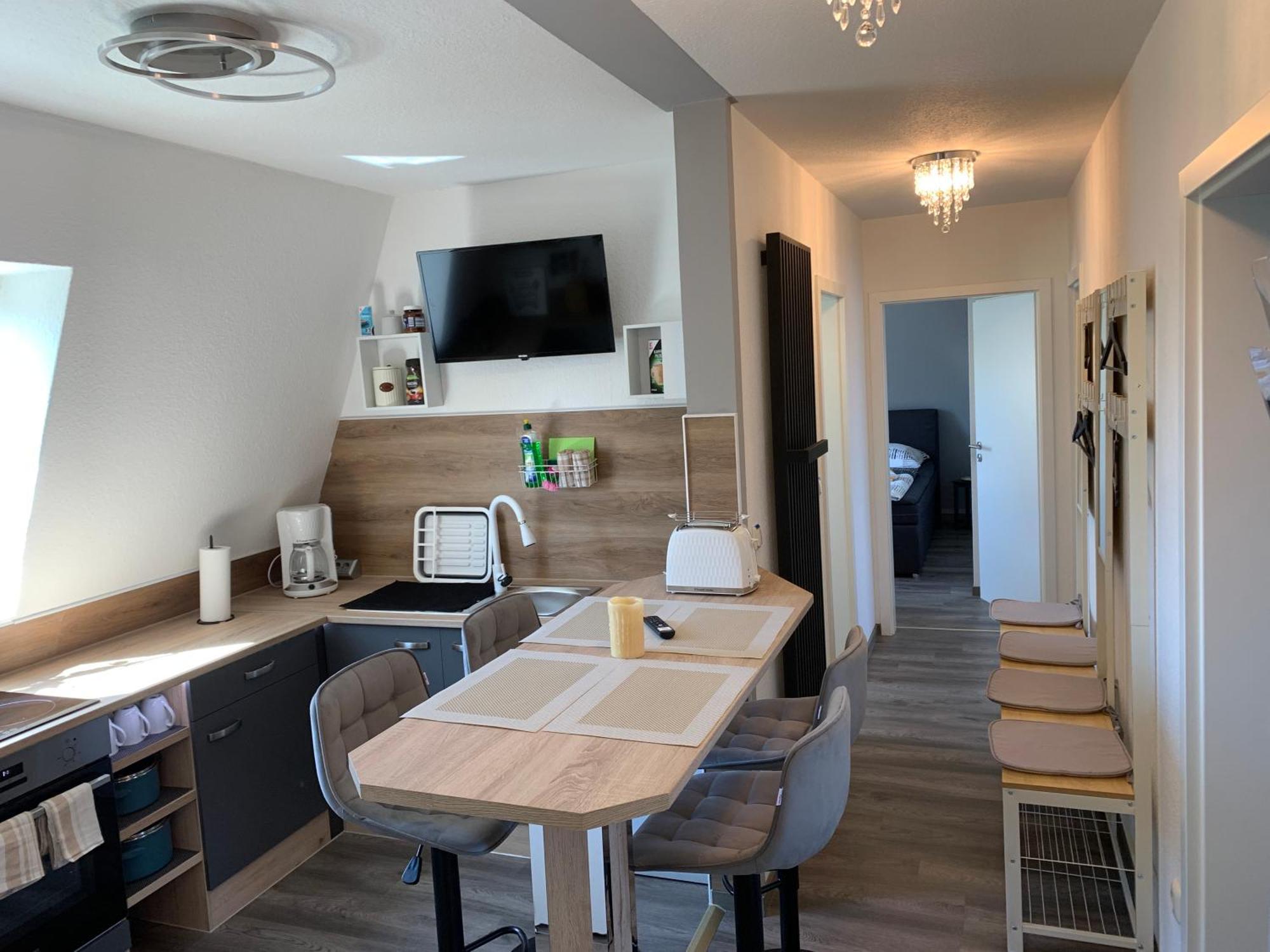 -fewo Benz- Exklusive Im Stadtzentrum Von Modernes Ambiente, 3 Einzelzimmer Fuer Bis Zu 6 Gaeste - Voll Ausgestattet Mit Waipu-tv Und High-speed-wlan Bettwaesche Und Handtuecher Inklusive! Apartment *